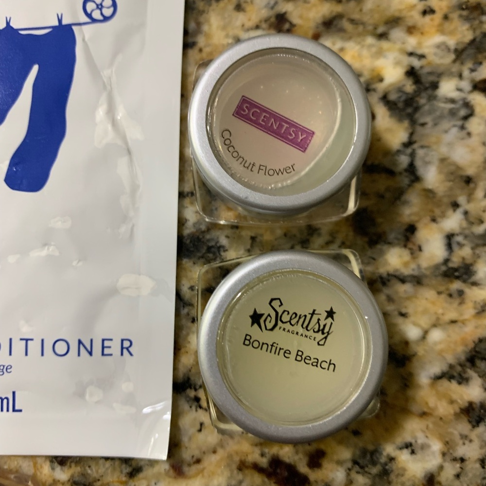 Scentsy Luna Clothing Conditioner and Wax Melts Set - Picture 4 of 9